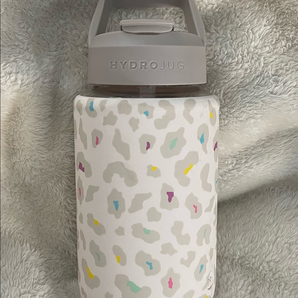 Limited Edition Color Me Cheetah 64oz Glass Bottle